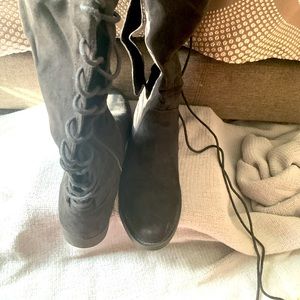 Black Knee High Boot. Gently Used. Must Go! Best Offer!